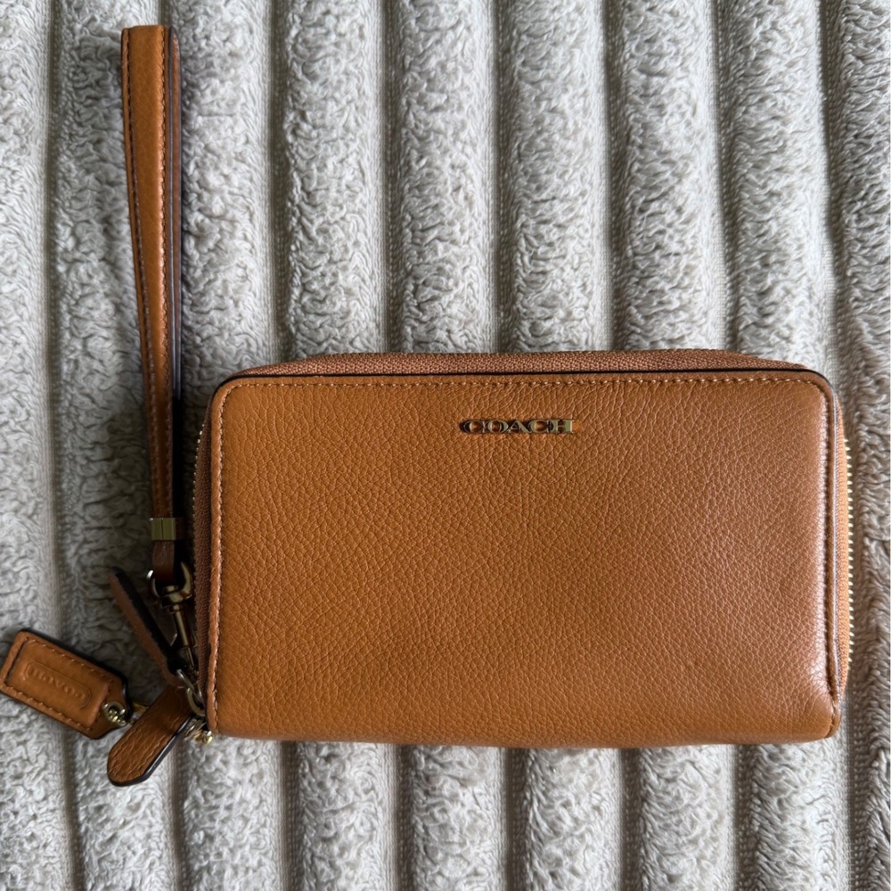 Coach Saddle Brown Pebbled Leather Zip Around Wristlet Wallet Gold Hardware
